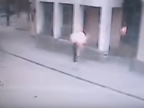 Момент взрыва рядом со зданием школы в Ростове-на-Дону. Видео