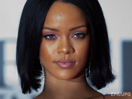 Рианна показала свою маму