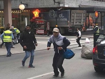 Поліція визнала наїзд вантажівки на пішоходів у Стокгольмі атакою