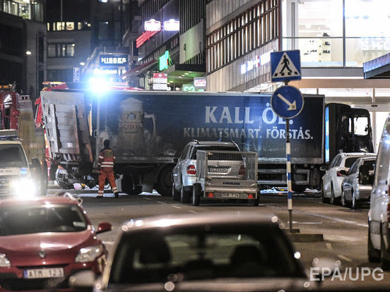 У вантажівці, яка врізалася в людей у Стокгольмі, знайшли вибухівку
