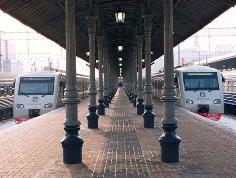 У Москві зіштовхнулися поїзд далекого прямування й електричка