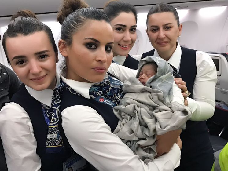 На борту рейса Turkish Airlines родилась девочка
