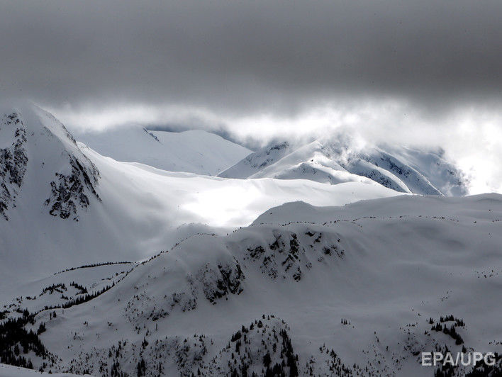 У Канаді після сходження лавини зникли п'ятеро туристів
