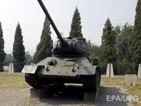 В коллекции британца 150 танков