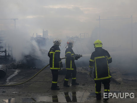 У Франції після зіткнень мігрантів згорів табір біженців