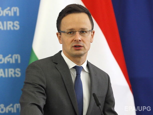 Глава МЗС Угорщини вважає неприйнятним покарання угорців, що проживають в Україні, за подвійне громадянство