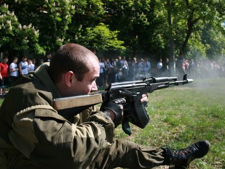 В России предложили разрешить полицейским стрелять по женщинам