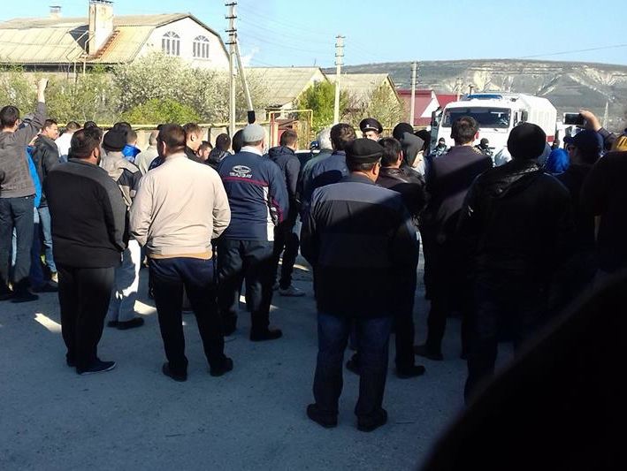 В Бахчисарае начался суд над восемью задержанными крымскими татарами