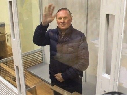 Суд продлил Ефремову арест до 12 июня