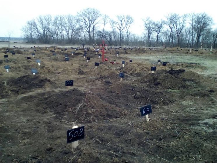 Бірюков: На кладовищі міста Моспиного, що входить до Донецької агломерації, нарахували 83 свіжі безіменні горбки