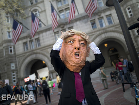 Демонстранты требуют от Трампа предъявить налоговую декларацию. Фоторепортаж