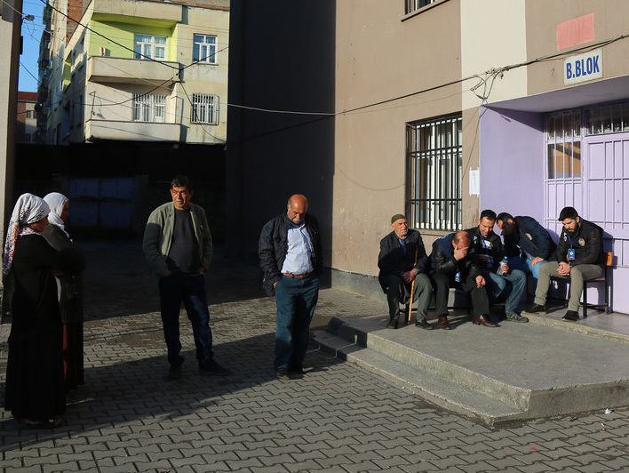 В Турции возле избирательного участка произошла перестрелка, погибли два человека