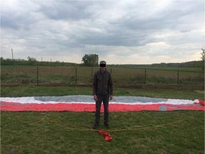 Прикордонники затримали угорського парашутиста, який через сильний вітер незаконно перетнув кордон України