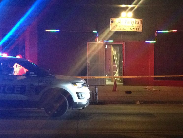 В результате стрельбы возле ночного клуба в Огайо ранены девять человек