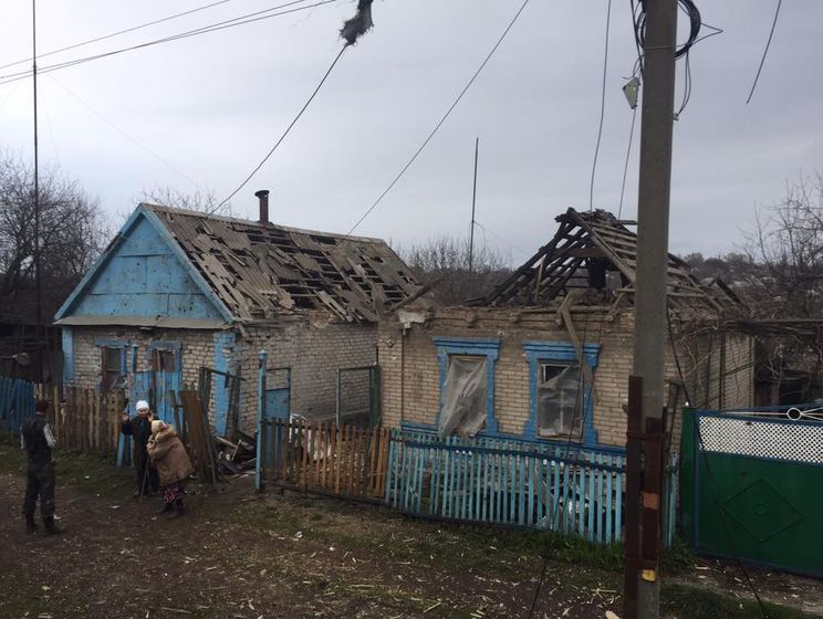 В результате обстрела в Авдеевке повреждены семь домов