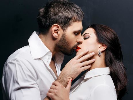 Девушка Козловского поделилась постельным селфи