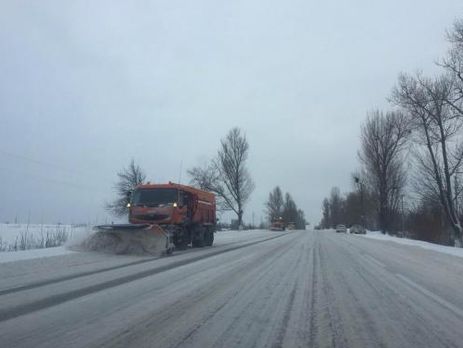 В Харьковской области из-за снегопада школьников отправили на каникулы