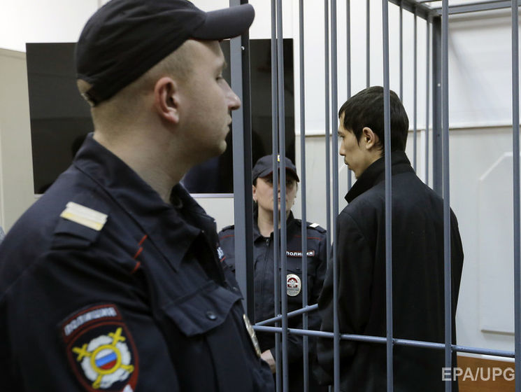 Мати підозрюваного в організації теракту в Санкт-Петербурзі стверджує, що його викрали з лікарні