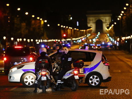 Нападение на полицейских в центре Парижа. Фоторепортаж