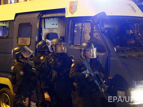 В полицейских на Елисейских Полях стрелял 39-летний житель пригорода Парижа – Associated Press