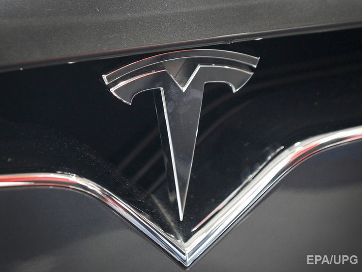 Tesla відкликає 53 тисячі машин через проблеми з гальмівною системою