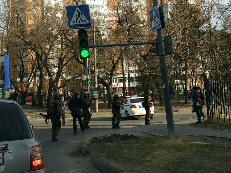 У ФСБ заявили, що чоловік, який напав на управління спецслужби у Хабаровську, пов'язаний із неонацистами