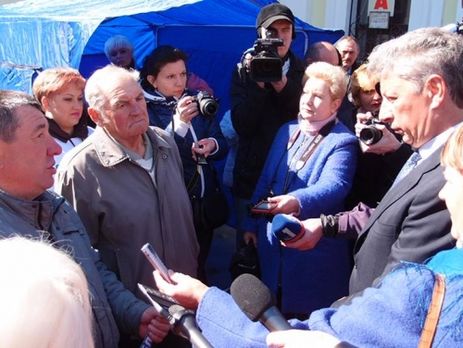 Опозиційний блок планує зібрати мільйон підписів під своїми вимогами