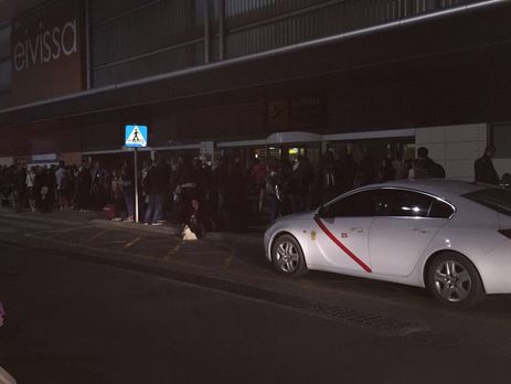 В аэропорту Ибицы произошел пожар, пассажиры были эвакуированы