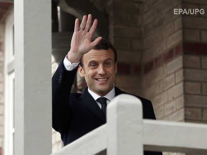 Во Франции завершился первый тур выборов, по данным экзит-полла лидирует Макрон