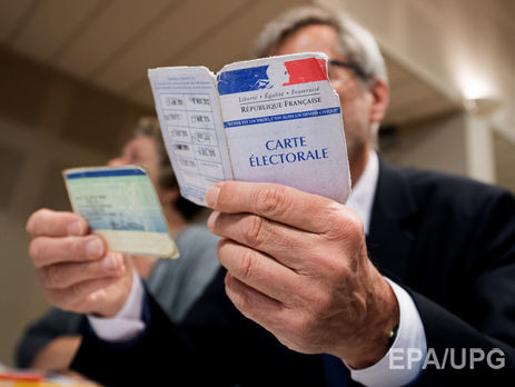 Макрон лідирує на виборах президента Франції – екзит-пол