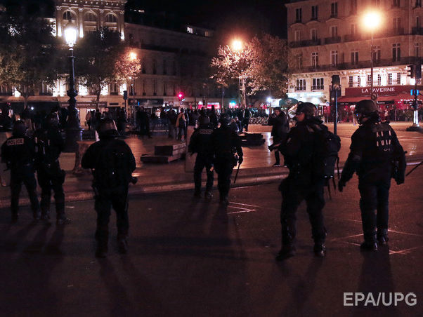 В Париже в ходе протестов после первого тура президентских выборов задержали 29 человек