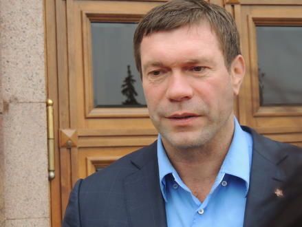 Суд разрешил переселенцам и дальше жить в доме Царевых под Днепром