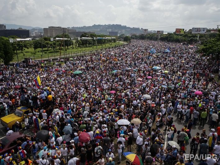 У Венесуелі кількість загиблих під час вуличних протестів збільшилася до 23 осіб