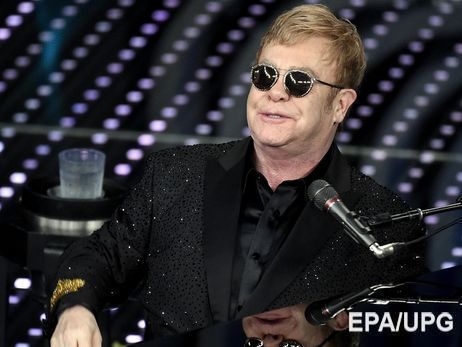 Елтона Джона госпіталізували з інфекцією
