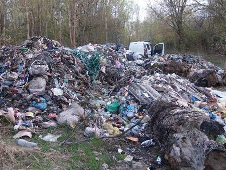 Львівське сміття виявили на території Чорнобильської зони – поліція