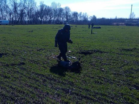 В районе складов боеприпасов в Балаклее саперы очистили от снарядов 193 гектара территории – Минобороны