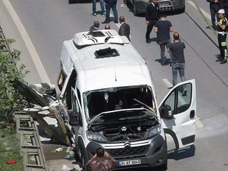 В Стамбуле произошел взрыв в автобусе, перевозившем студентов