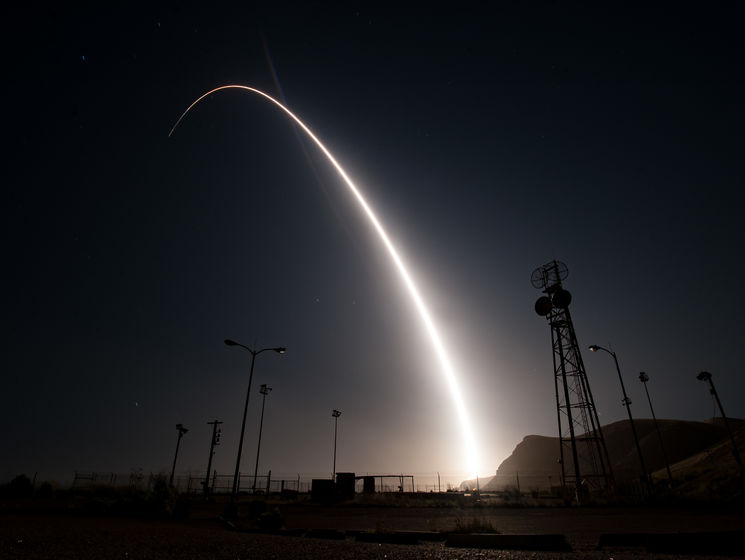 США запустили балістичну ракету. Відео