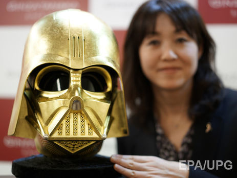 Маску-шлем Дарта Вейдера изготовили из золота 