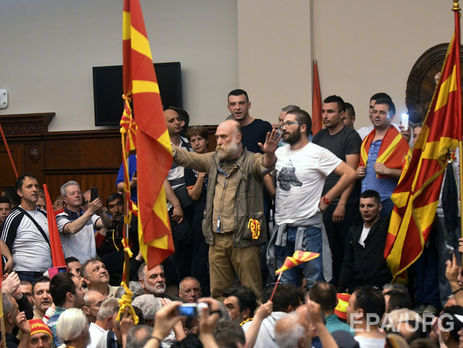 Демонстранты захватили здание парламента Македонии