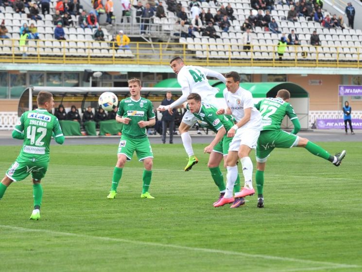 В українській футбольній Прем'єр-лізі в наступному сезоні знову гратимуть 12 команд