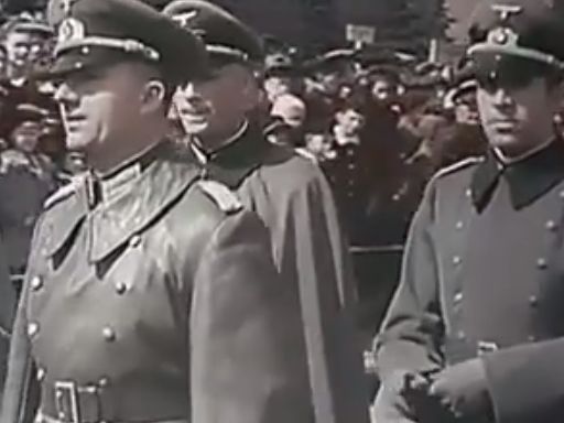 Опубліковані архівні кадри з німецькими нацистами – почесними гостями на військовому параді на Красній площі. Відео