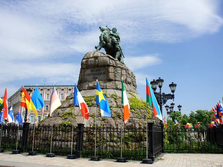 В Киеве открылась фан-зона "Евровидения 2017"