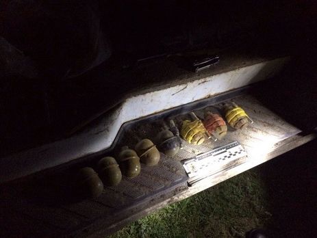 У Херсонській області на гарячому затримали військових, які збували боєприпаси із зони АТО