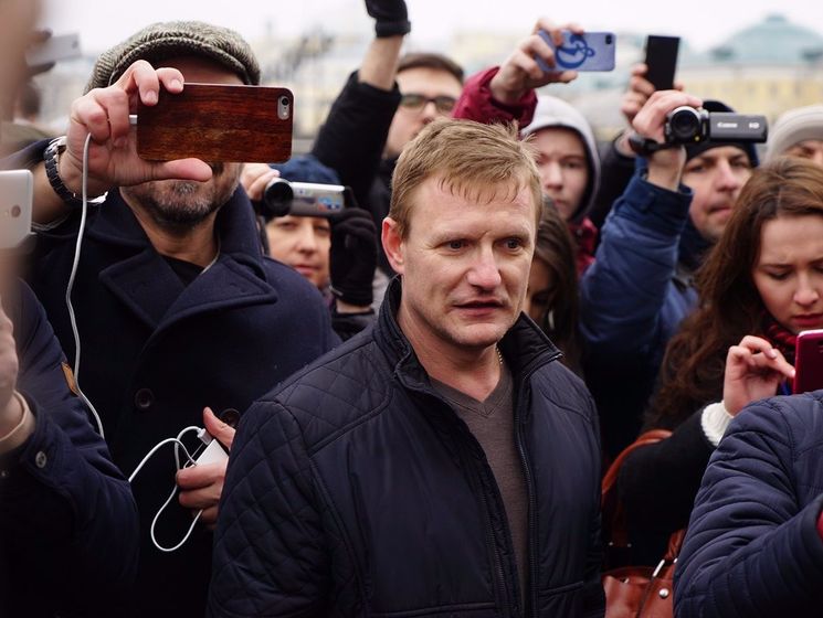 Движение SERB опровергло участие своего активиста в нападении на Навального