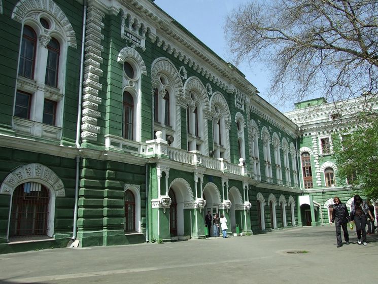 В Одессе неизвестные сообщили о минировании двух университетов