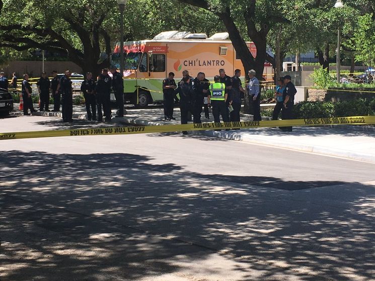 В Техасе мужчина напал на студентов университета с ножом, есть погибший и раненые