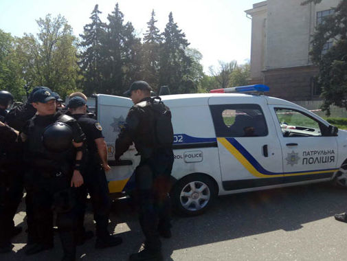 В Одессе полиция задержала жителя Черноморска, отказавшегося покинуть Куликово поле после сообщения о минировании