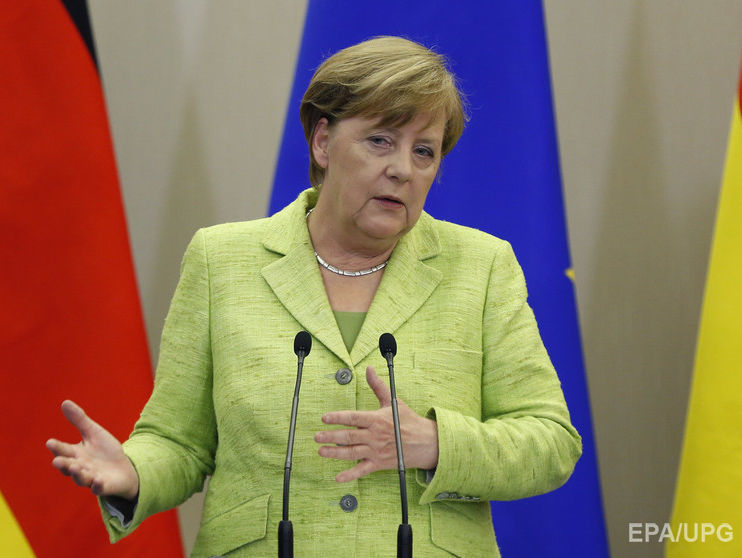 Меркель надеется на снятие санкций с РФ после выполнения Минских договоренностей