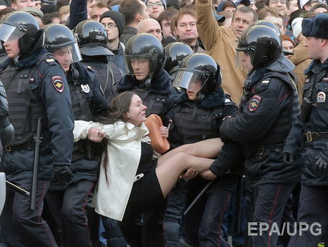 Путин: В ЕС применяют слезоточивый газ и дубинки для разгона демонстрантов. У нас пока этого не потребовалось